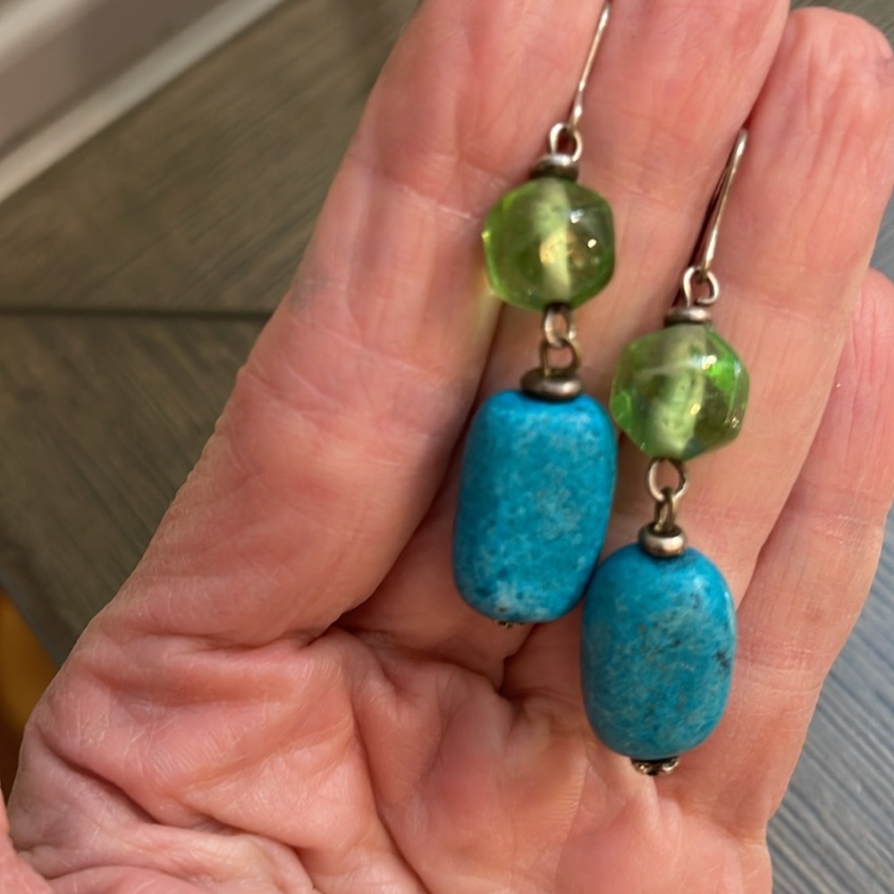 Multi Colored Glass and Dyed Stone Beaded Necklace and Earring Set - Picture 14 of 15